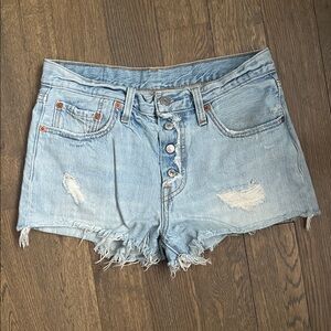 NWOT Levi's 501 Light Blue Distressed Jean Shorts Women’s 27